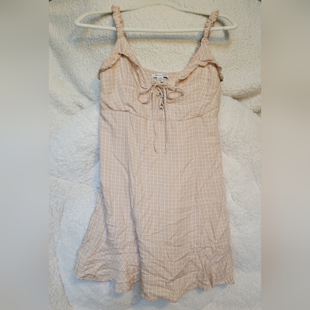NWOT American Eagle Outfitters Smocked Sleeve Gingham Dress, Small, Tan/Cream